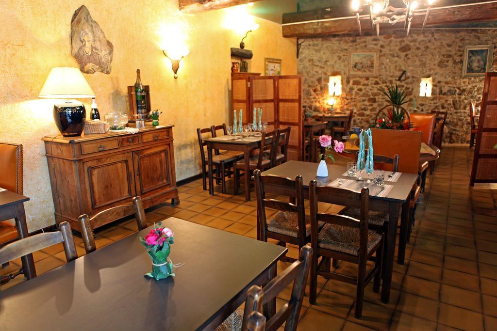 Logis Hotel Restaurant Auberge Du Peras Сен-Жан-дю-Гар Екстер'єр фото