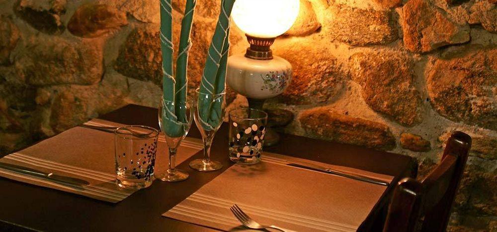 Logis Hotel Restaurant Auberge Du Peras Сен-Жан-дю-Гар Екстер'єр фото